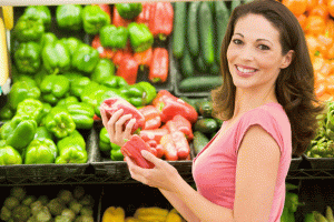 women shopping for food metabolic balance programme which can help with weight loss